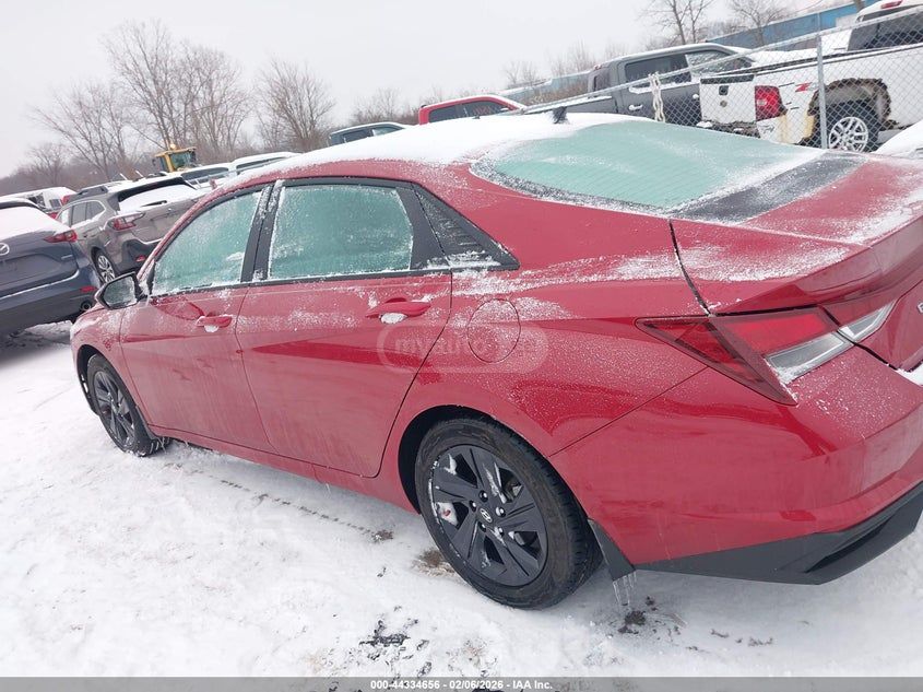 Hyundai Elantra - фото 13