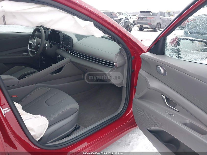 Hyundai Elantra - фото 5