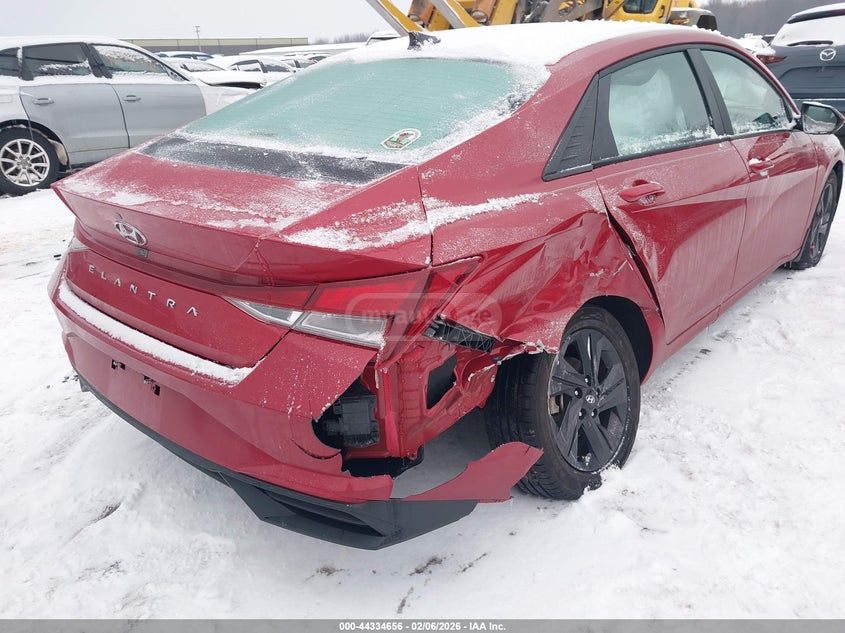 Hyundai Elantra - фото 6