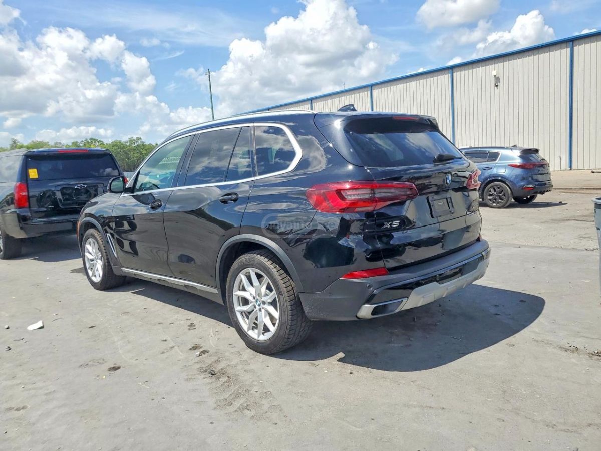 BMW X5 - фото 2