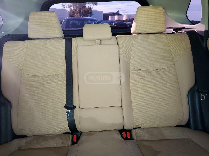 Toyota RAV 4 - фото 10