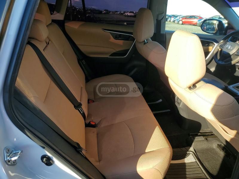 Toyota RAV 4 - фото 11