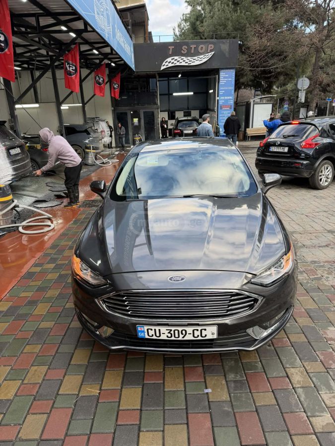 Ford Fusion - фото 1