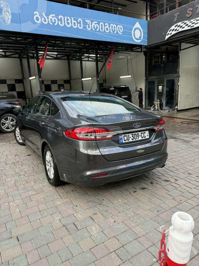 Ford Fusion - фото 4