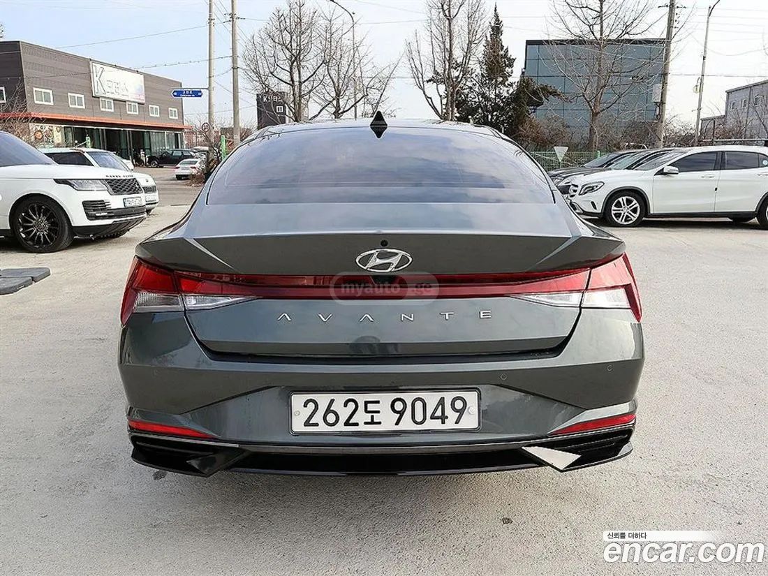 Hyundai Elantra - фото 3