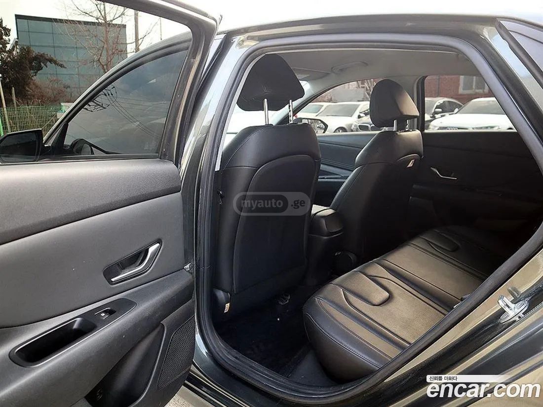 Hyundai Elantra - фото 6