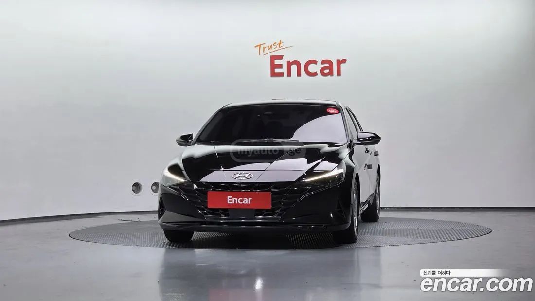 Hyundai Elantra - фото 3