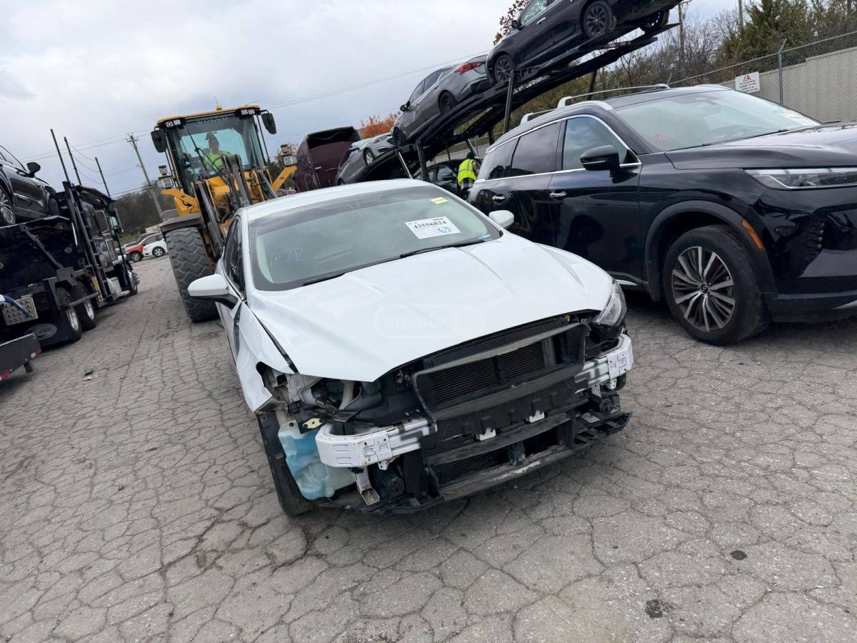 Ford Fusion - фото 7