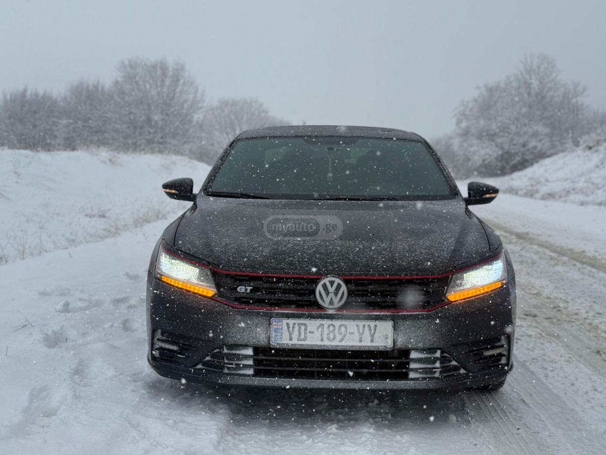 Volkswagen Passat - фото 12