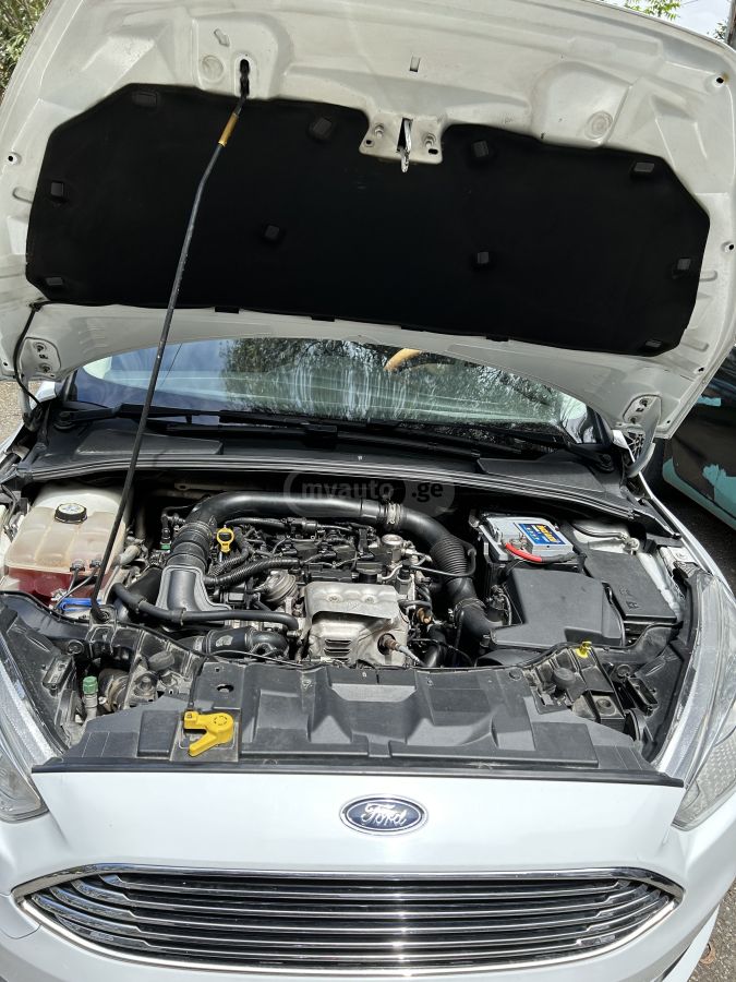 Ford Focus - фото 5