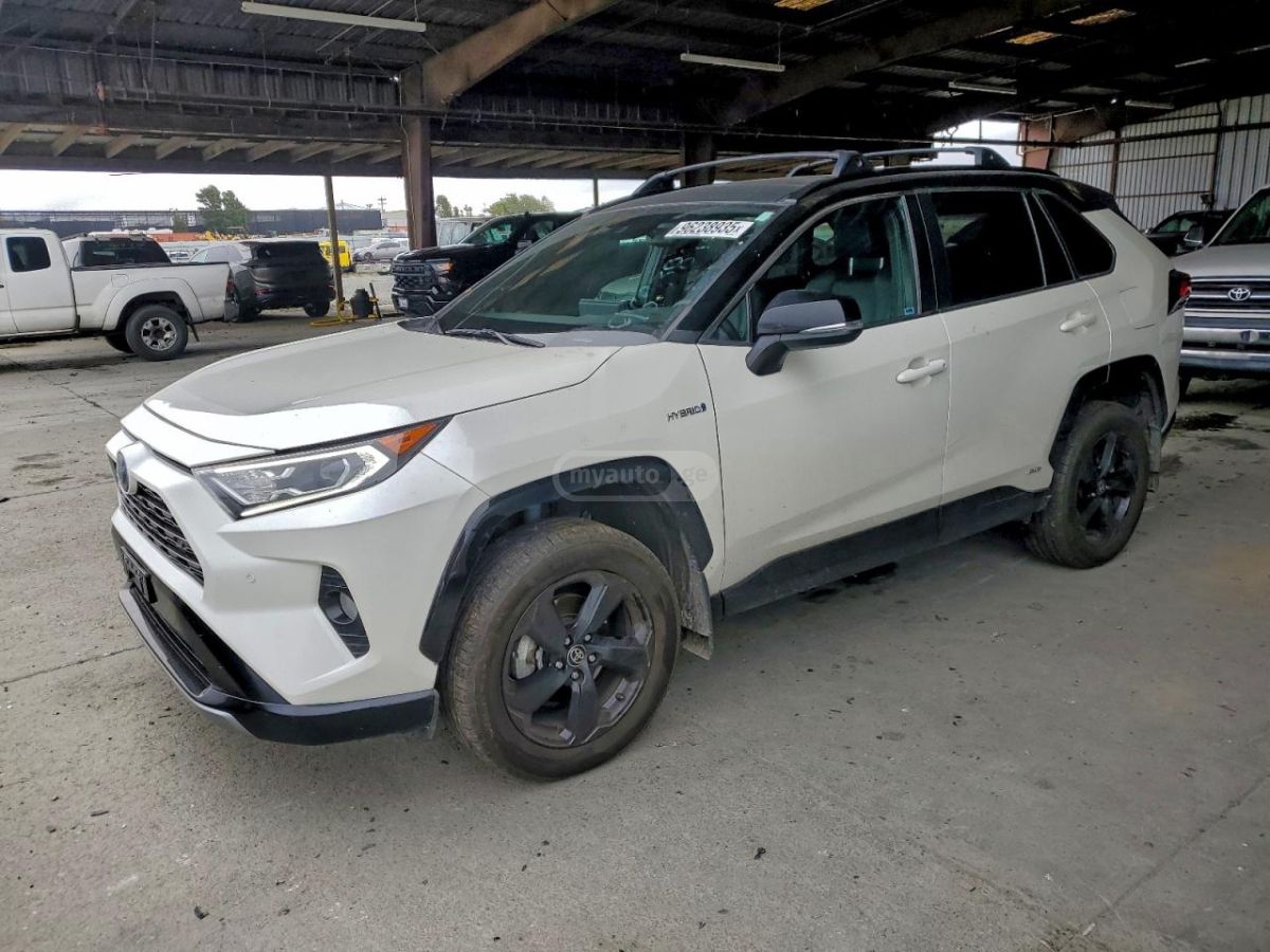 Toyota RAV 4 - фото 1