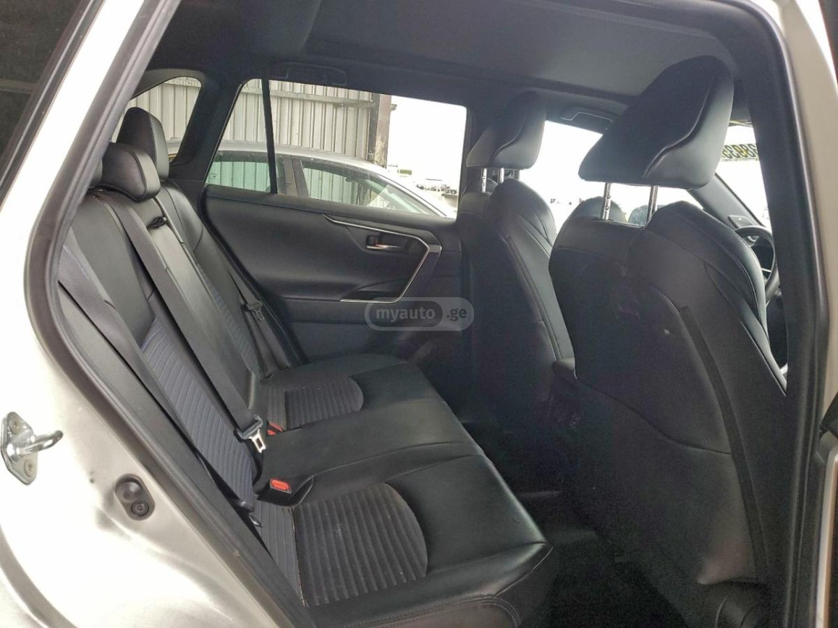 Toyota RAV 4 - фото 10