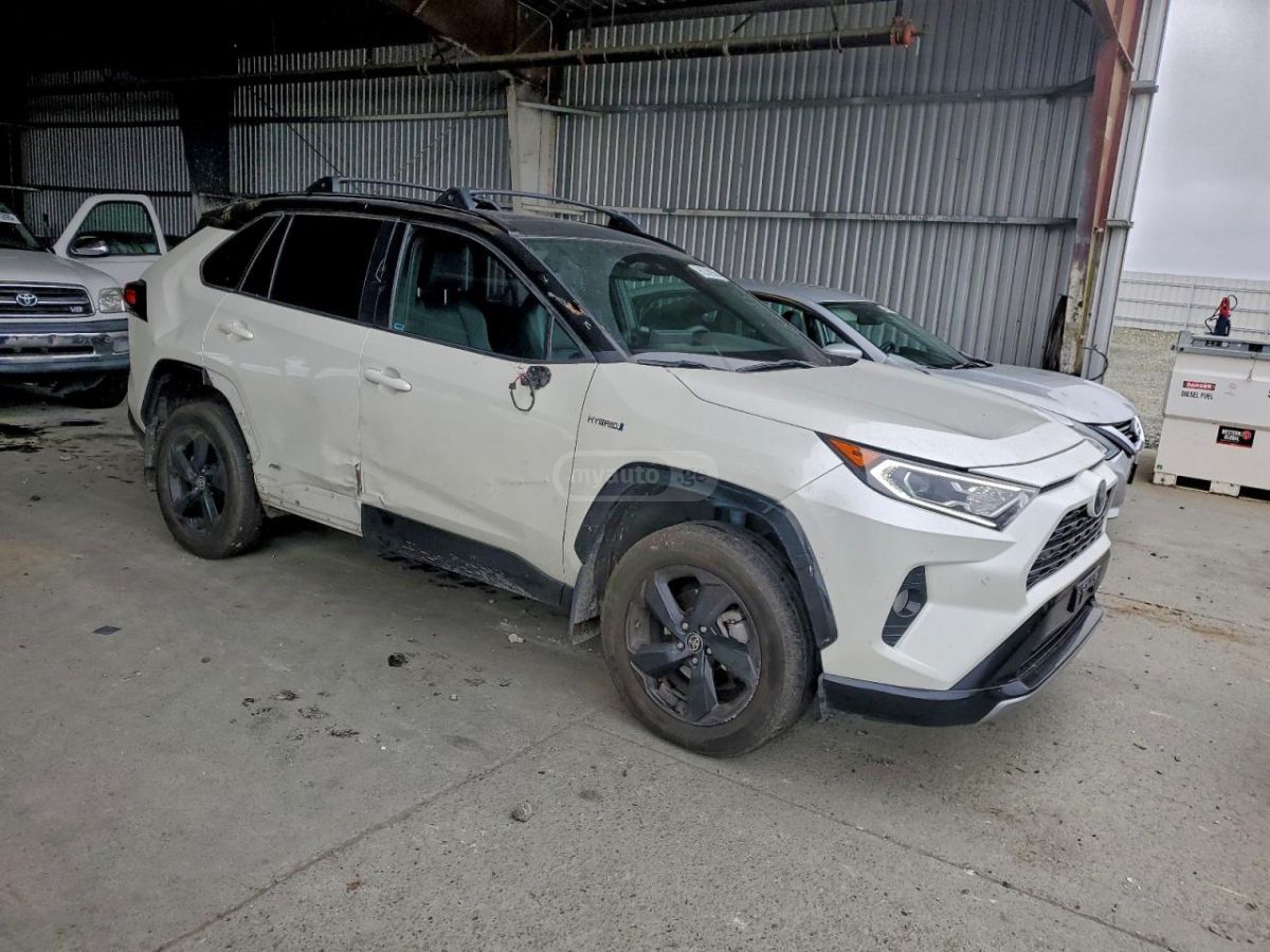 Toyota RAV 4 - фото 4