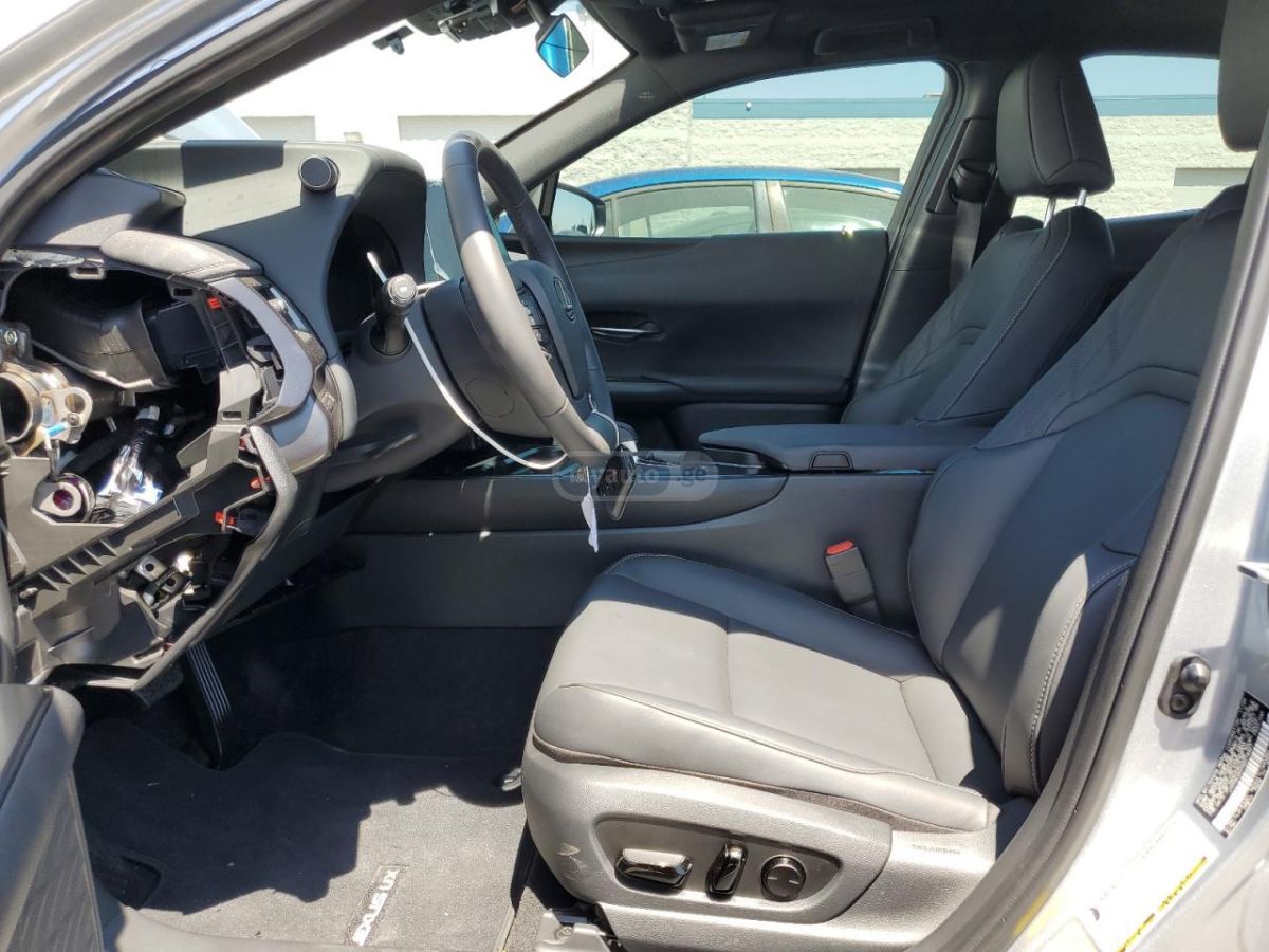 Lexus 300H — миниатюра 7