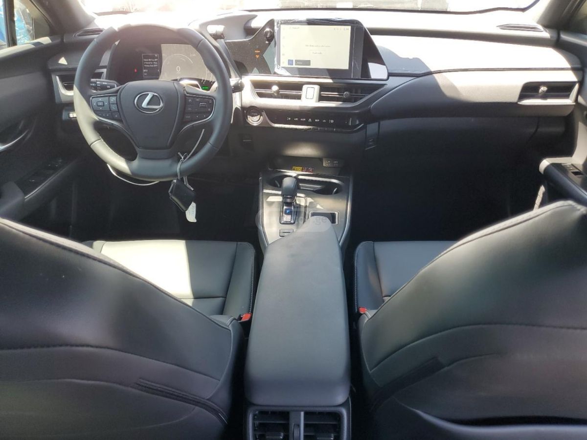 Lexus 300H — миниатюра 8