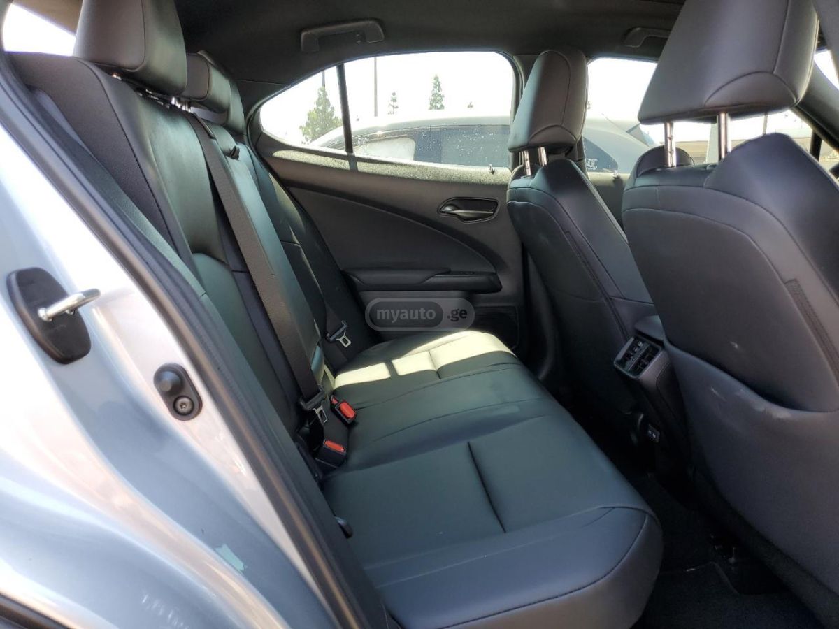 Lexus 300H — миниатюра 9