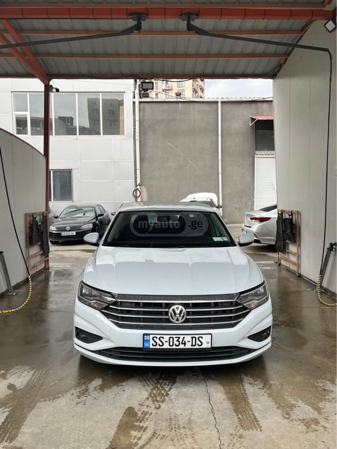 Volkswagen Jetta - фото 1