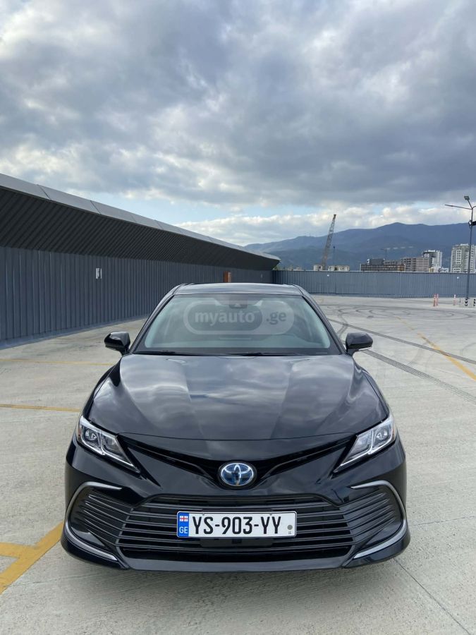 Toyota Camry - фото 2