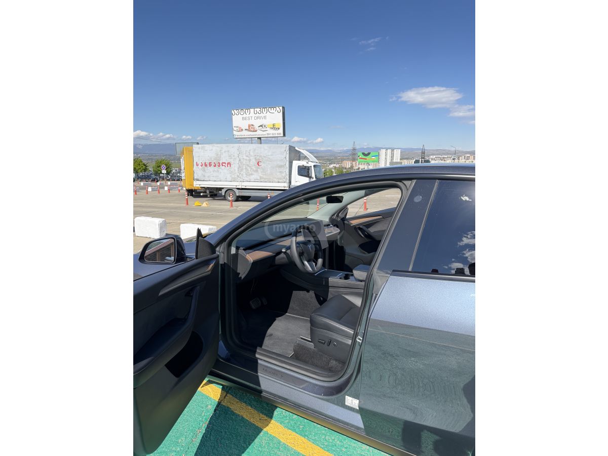 Tesla Model Y - фото 3