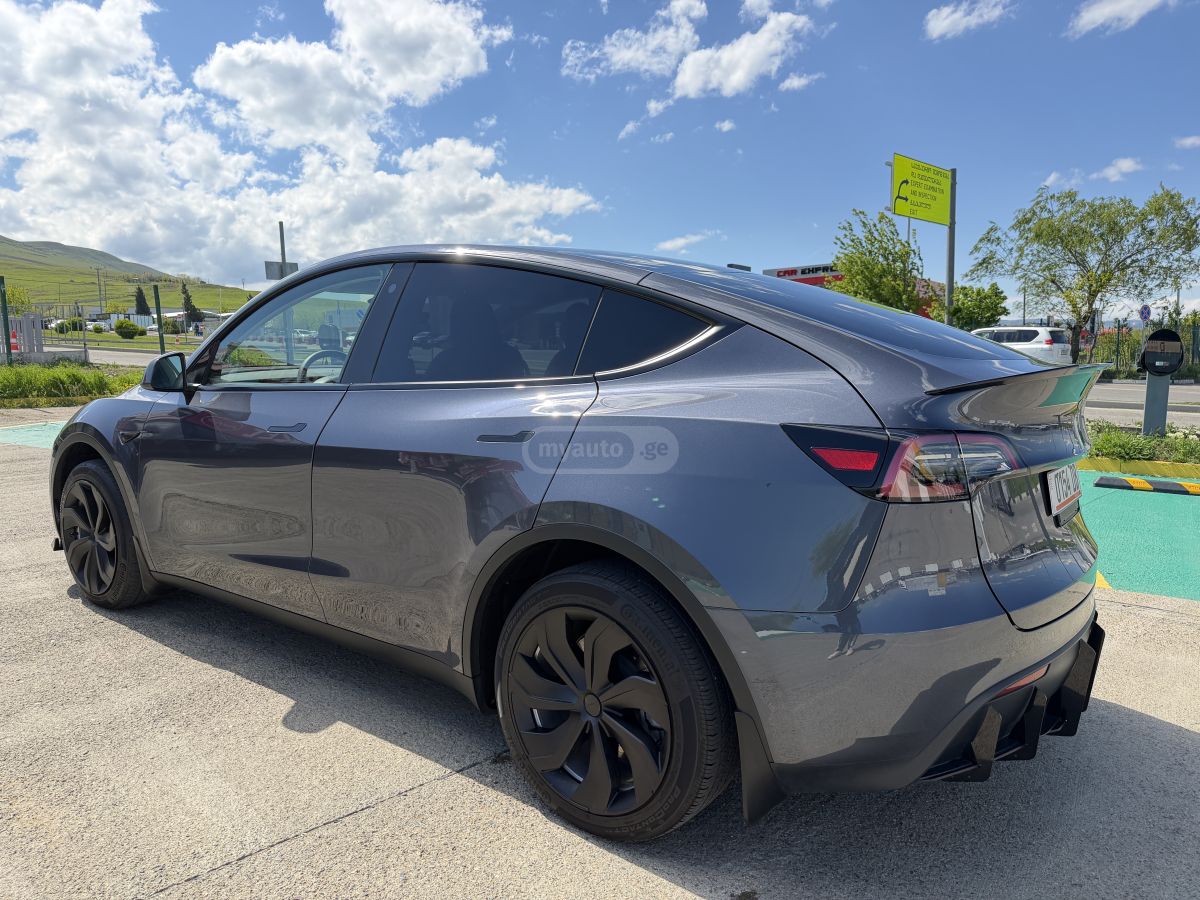 Tesla Model Y - фото 4