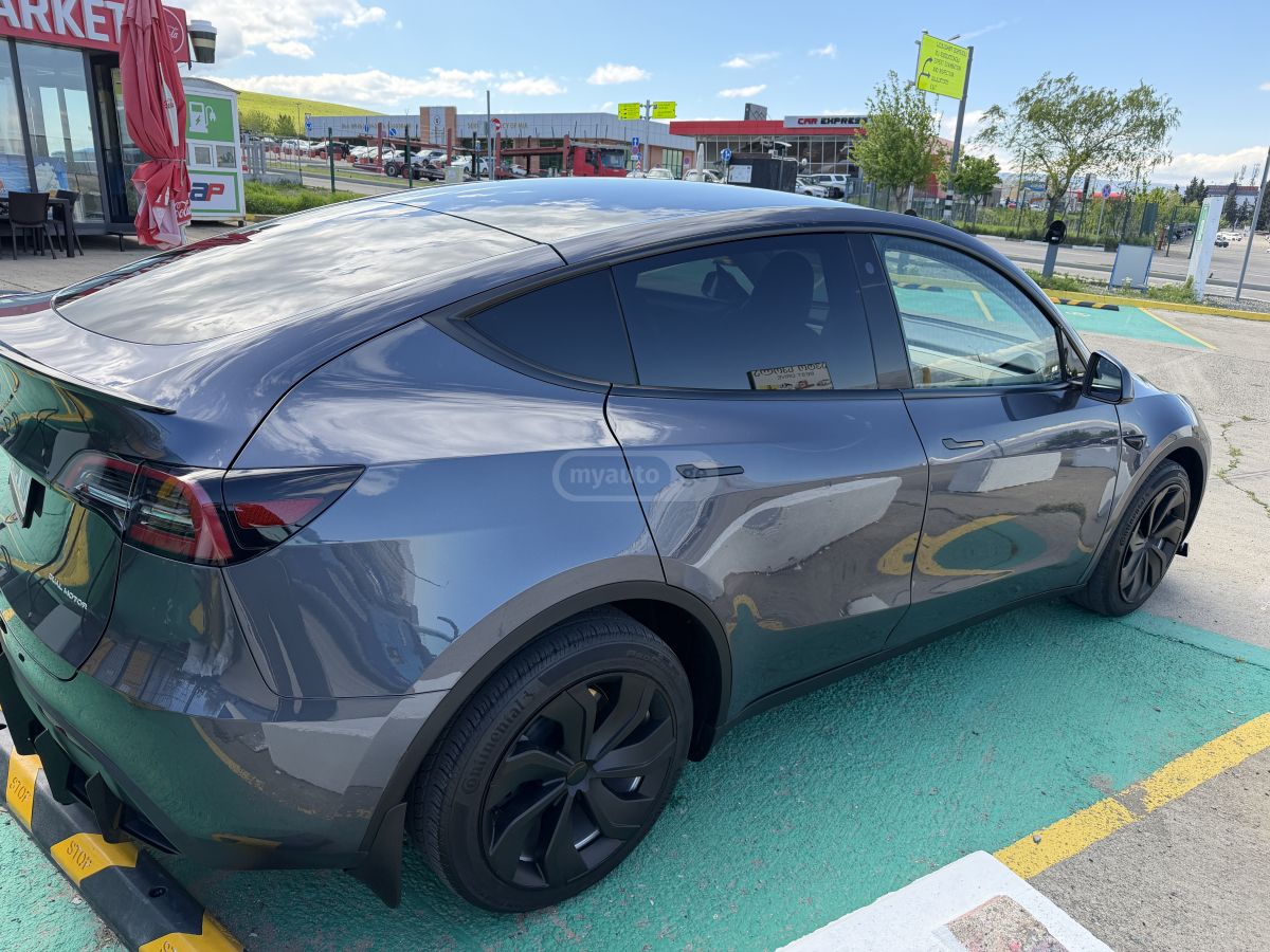 Tesla Model Y - фото 7