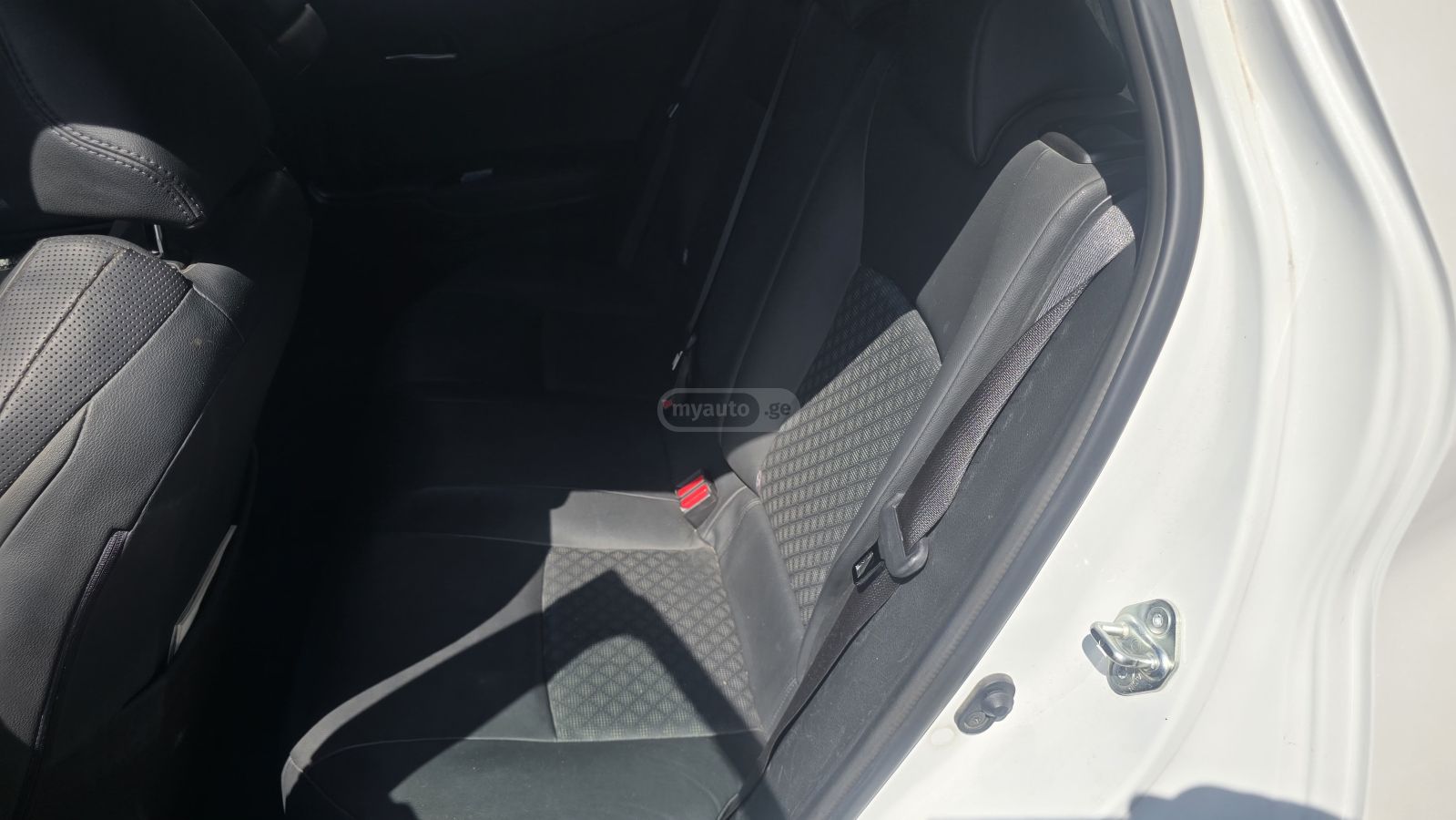 Toyota CHR - фото 10