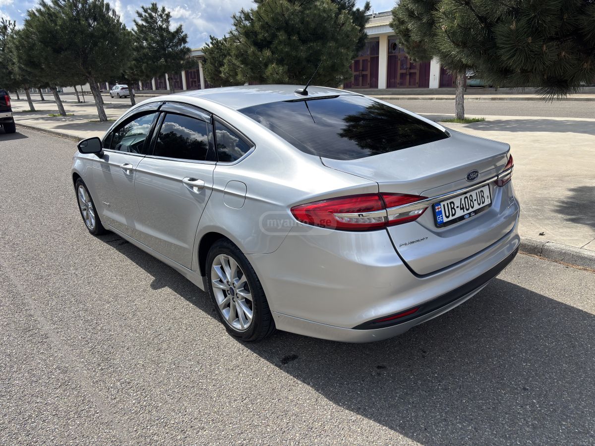 Ford Fusion - фото 3