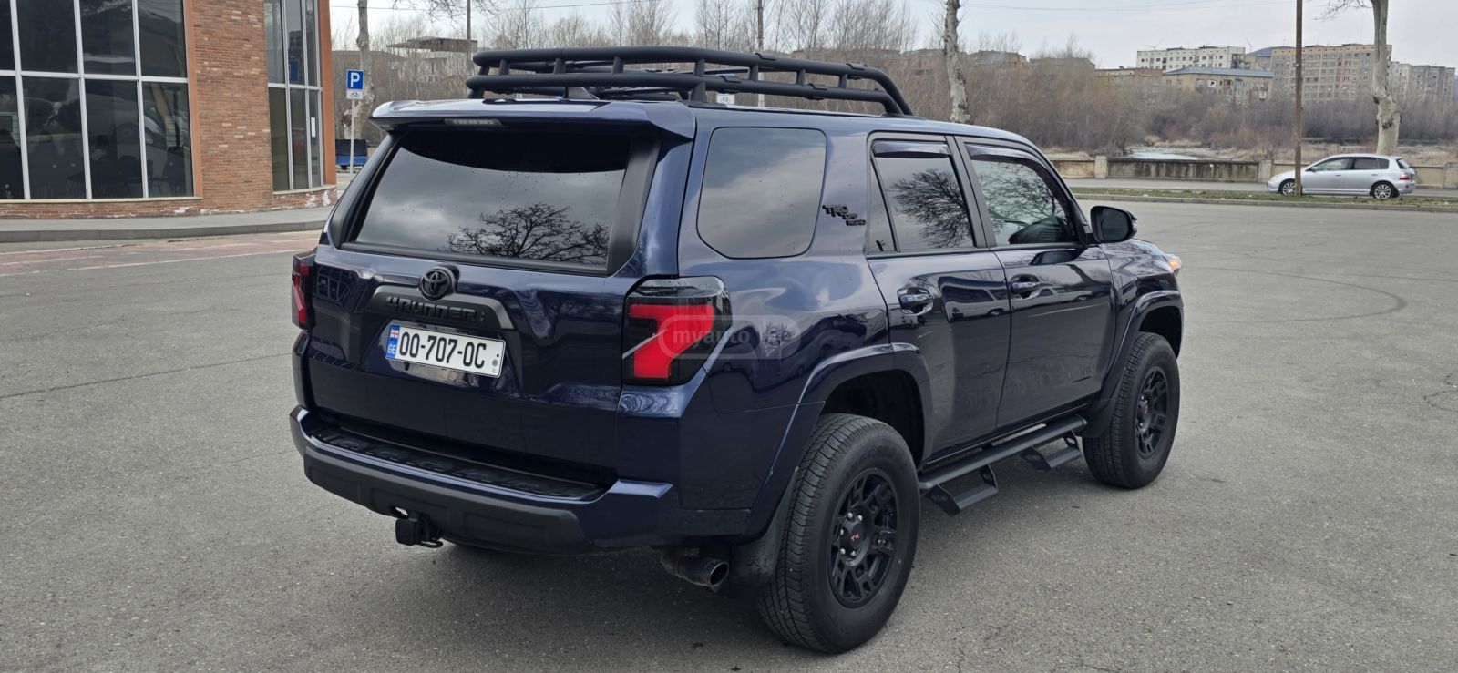 Toyota TRD Off Road Premium 4dr 4x4 A — миниатюра 10