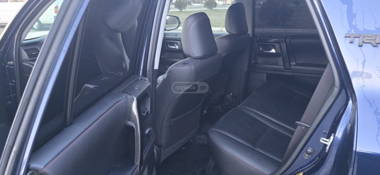 Toyota TRD Off Road Premium 4dr 4x4 A — миниатюра 7