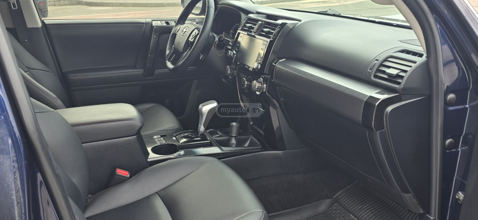 Toyota TRD Off Road Premium 4dr 4x4 A — миниатюра 8