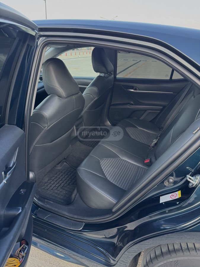 Toyota Camry - фото 12