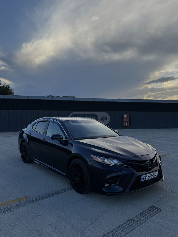 Toyota Camry - фото 3