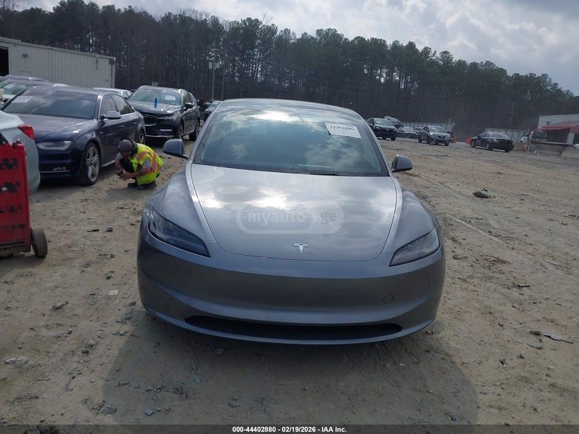 Tesla Model 3 2025 — миниатюра 10