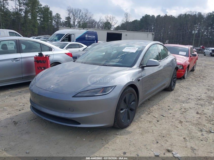 Tesla Model 3 2025 — миниатюра 2