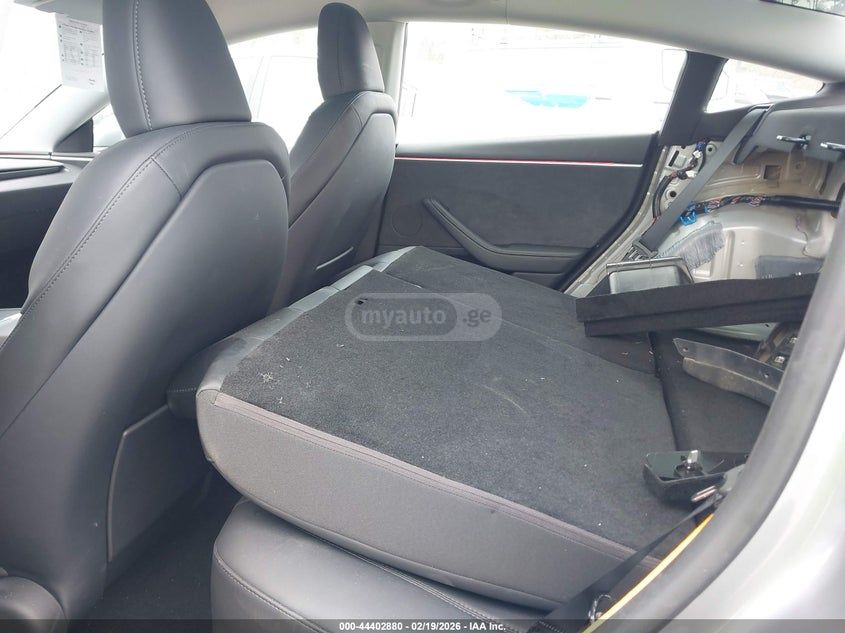 Tesla Model 3 2025 — миниатюра 7