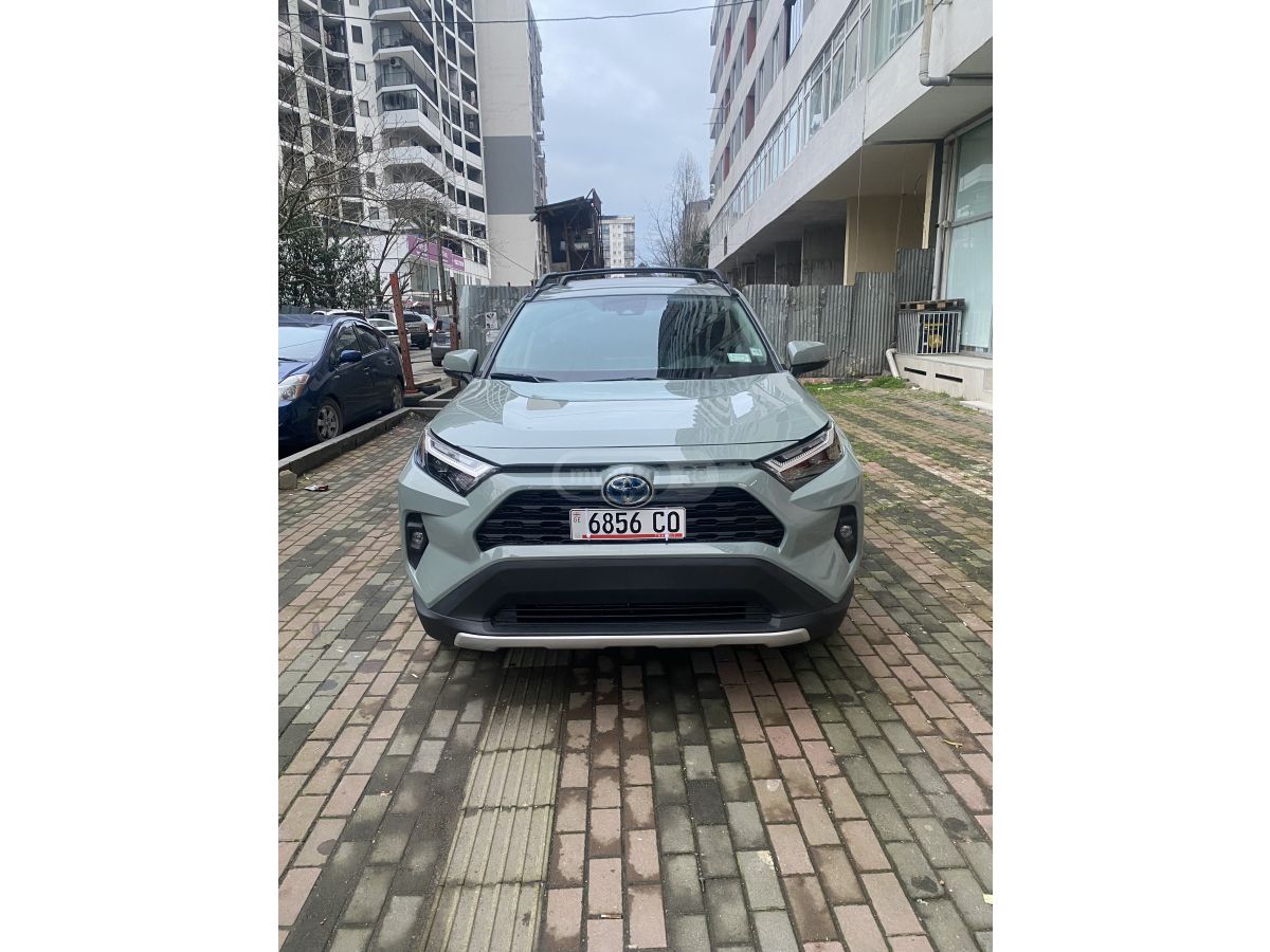 Toyota RAV 4 - фото 1