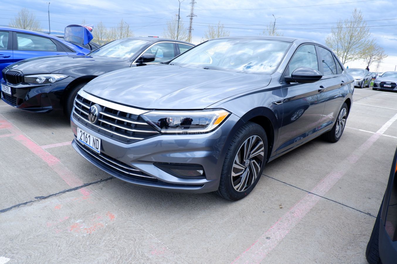 Volkswagen Jetta - фото 1