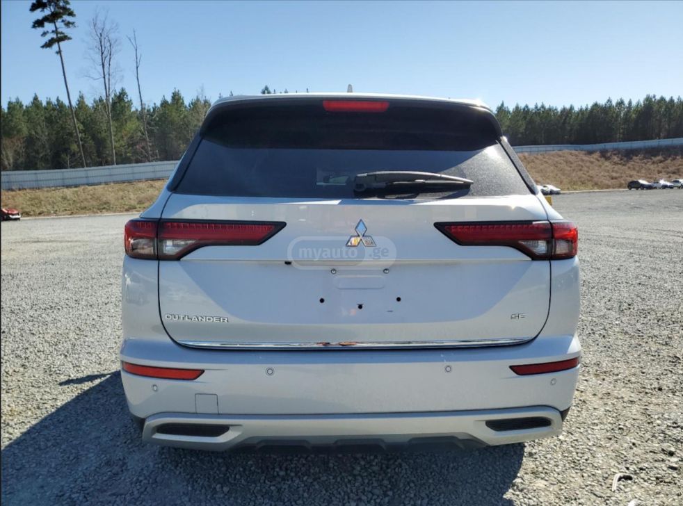 Mitsubishi Outlander - фото 2