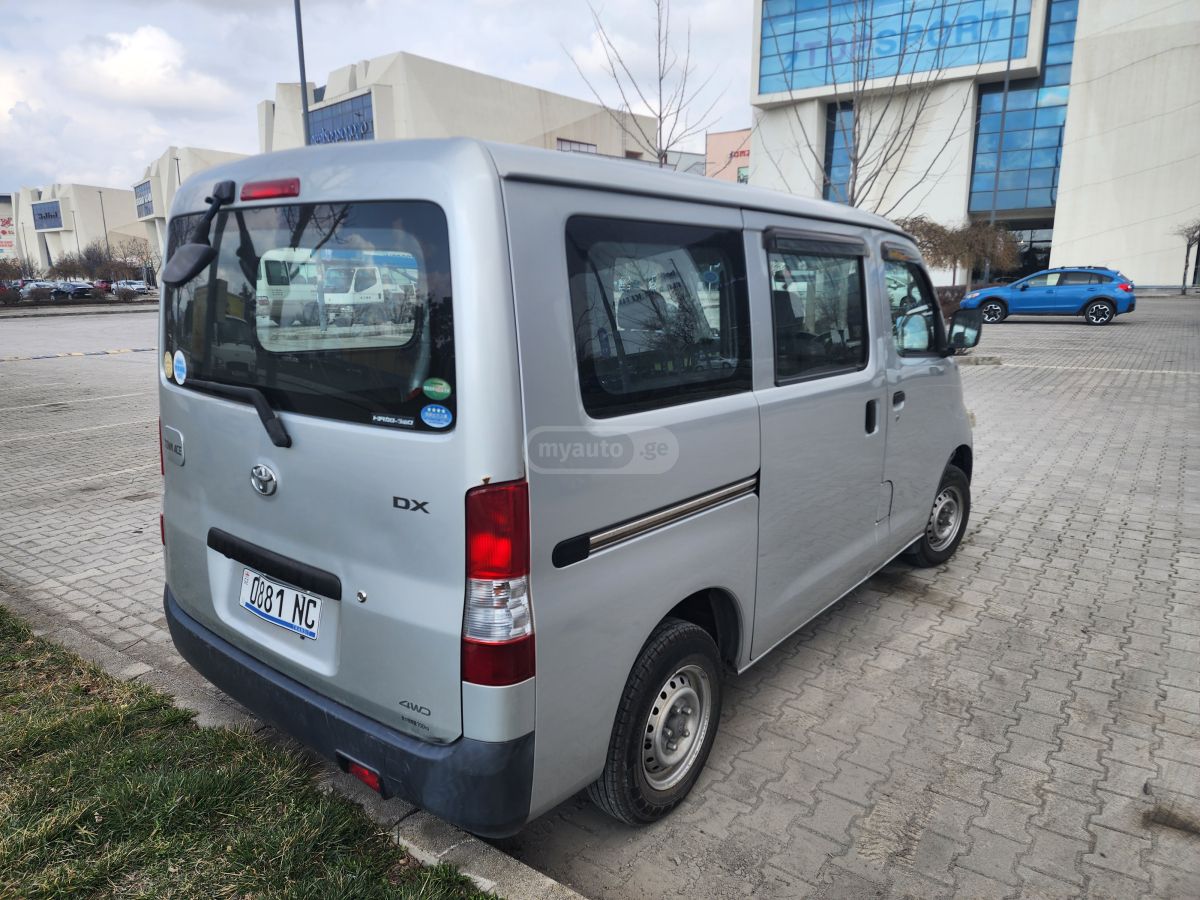 Toyota Town Ace - фото 1