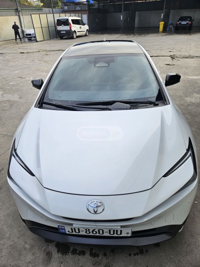Toyota Prius - фото 2