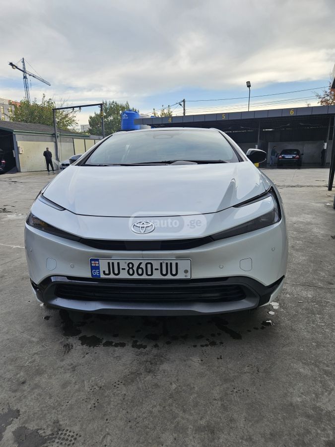 Toyota Prius - фото 3
