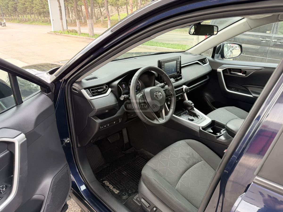 Toyota RAV 4 - фото 10