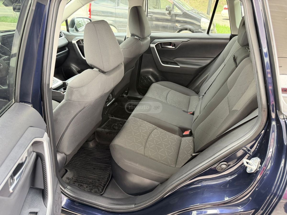 Toyota RAV 4 - фото 13