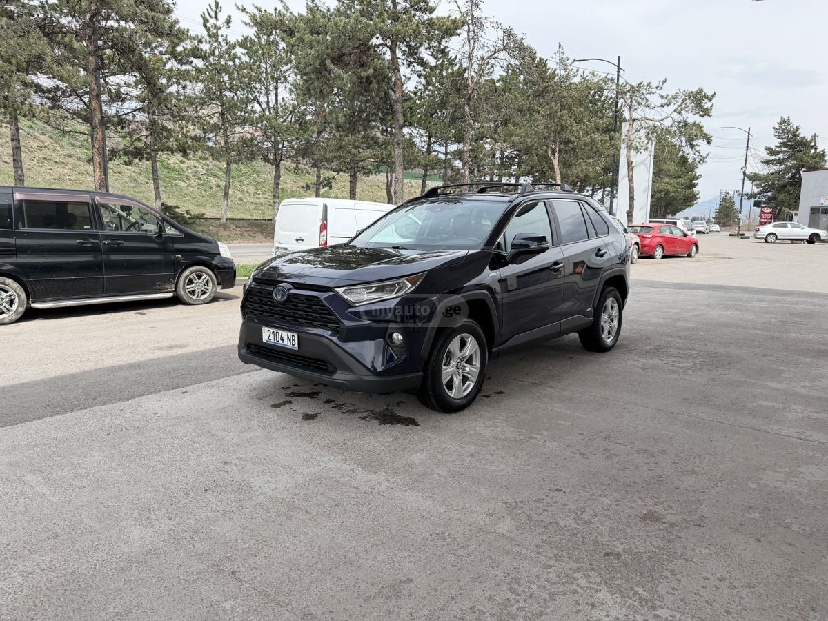 Toyota RAV 4 - фото 4