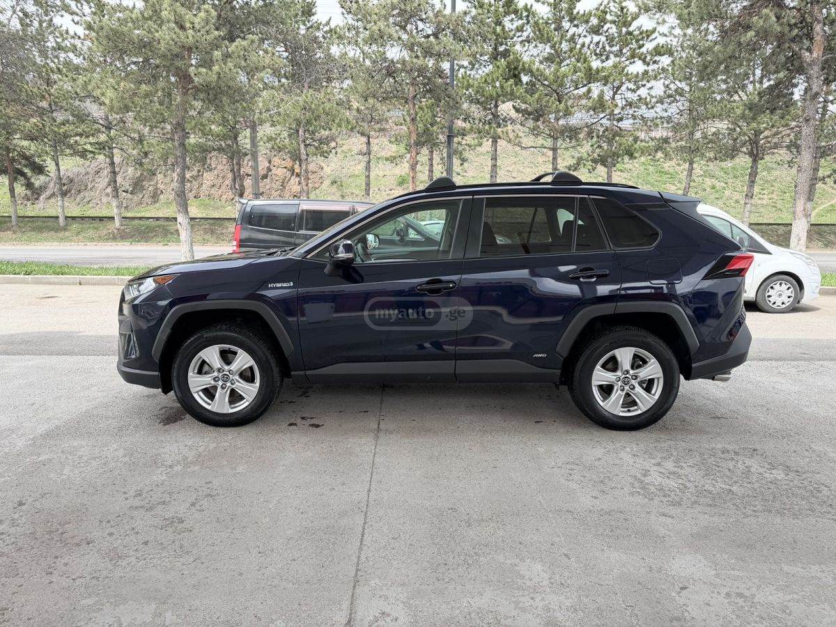 Toyota RAV 4 - фото 6