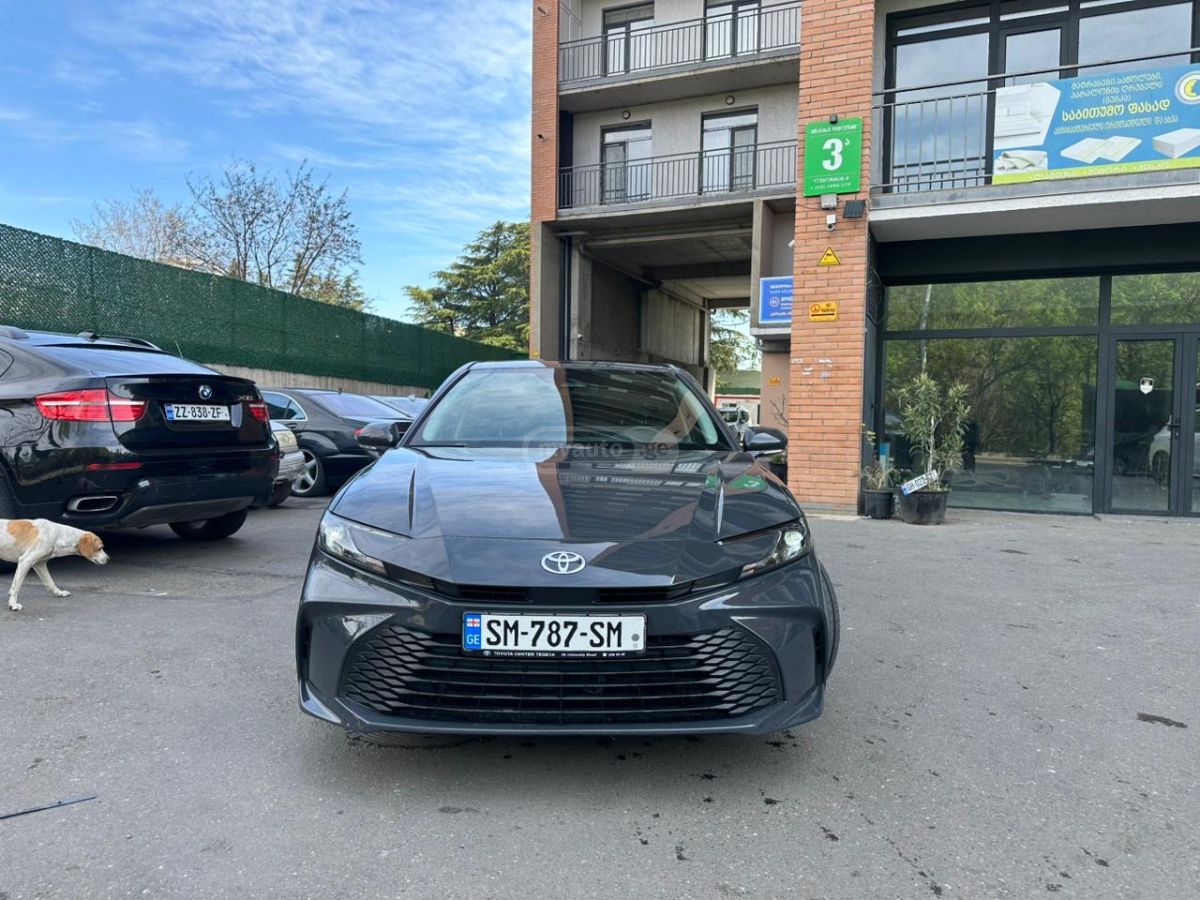 Toyota Camry - фото 2