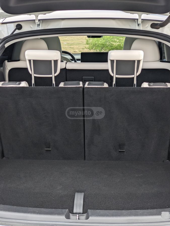 Tesla Model Y - фото 11