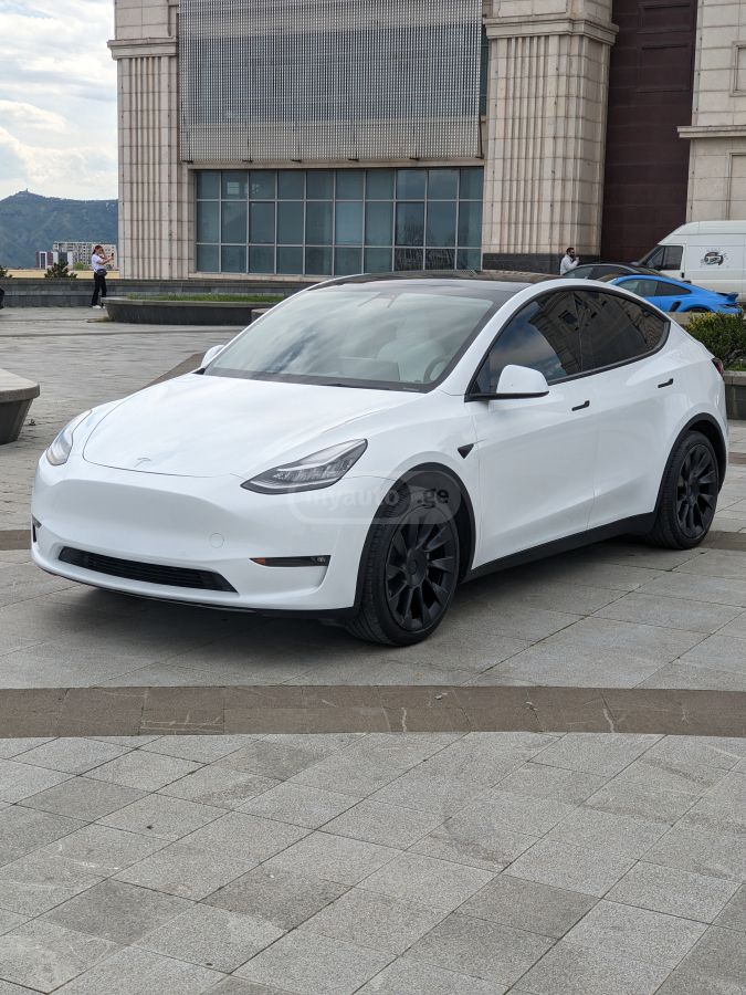 Tesla Model Y - фото 2