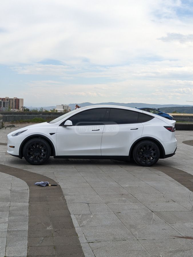 Tesla Model Y - фото 5