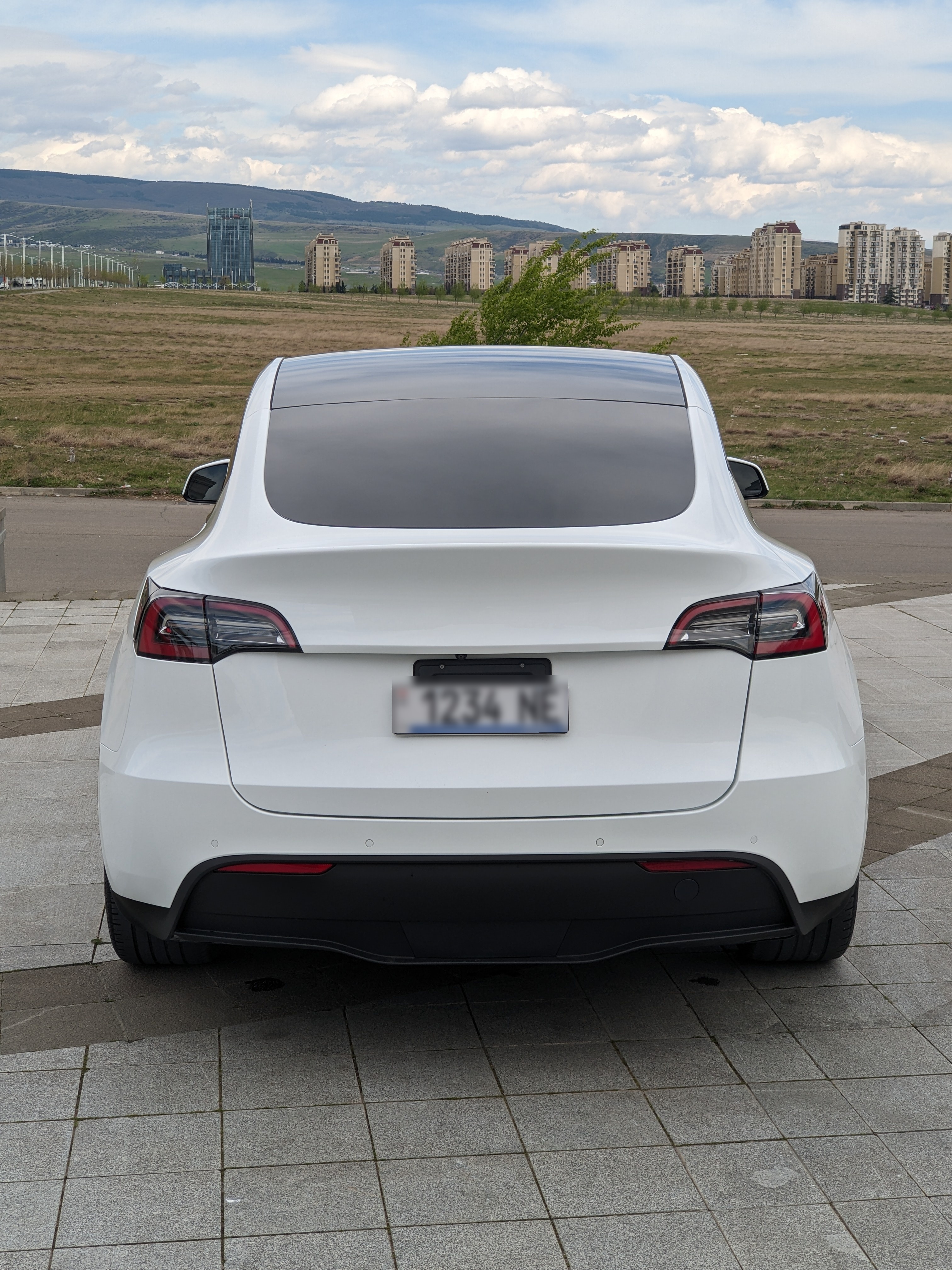 Tesla Model Y - фото 7